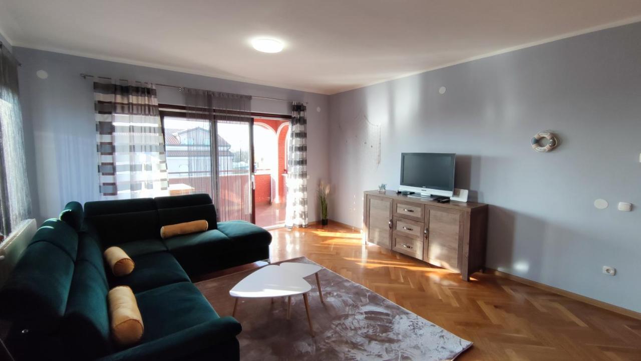 Apartments Marla ポレッチ エクステリア 写真