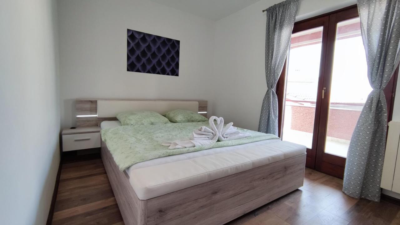Apartments Marla ポレッチ エクステリア 写真